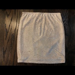 Shiny gold mini skirt